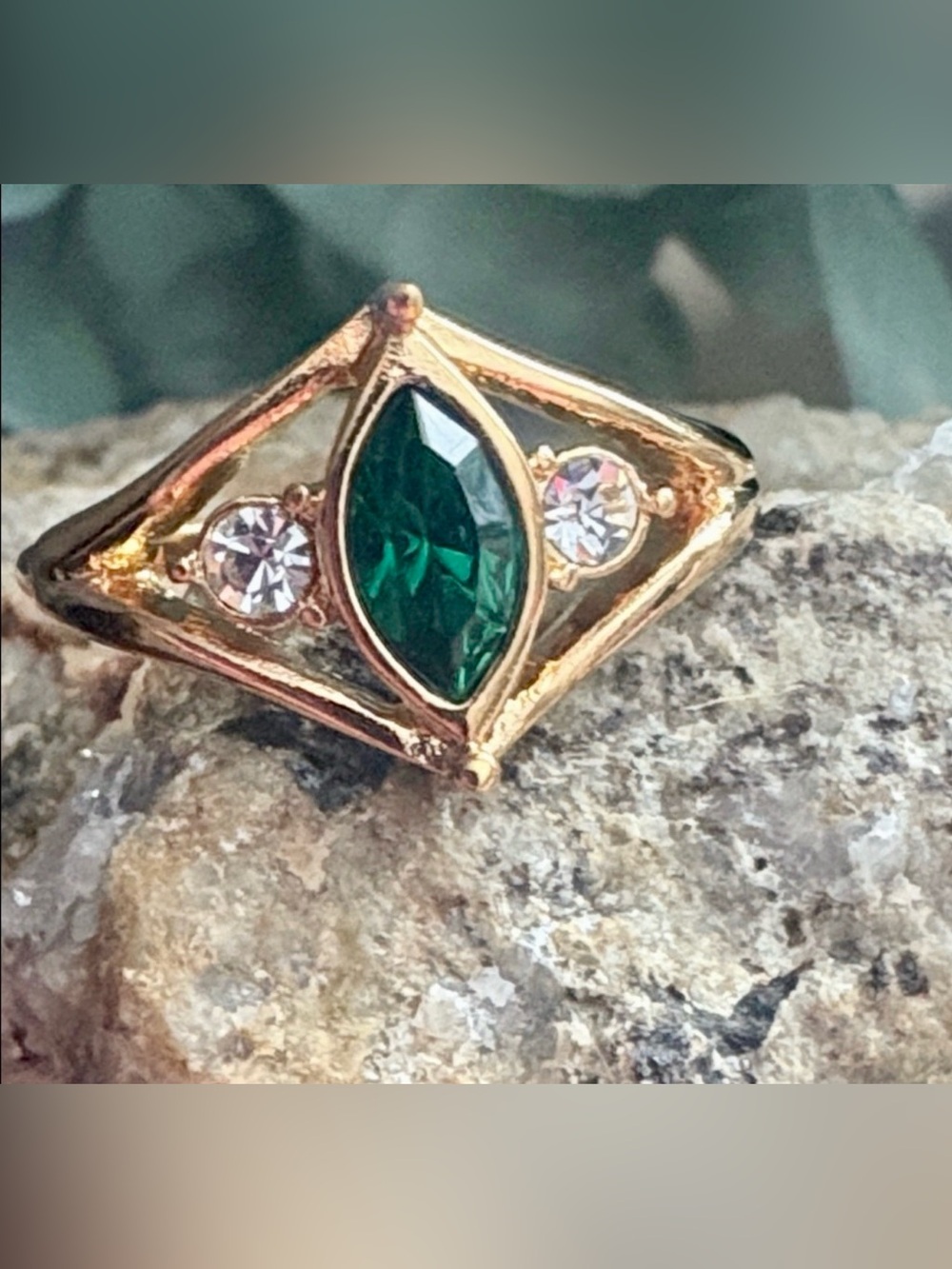 Vintage Avon 1995 GoldTone Emerald-Green Marquise CZ Statement Ring ~SIZE 9~ 255